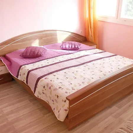 Nikolina Apartment